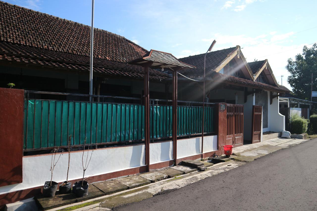 Kembar Guesthouse Jogjacarta Exterior foto