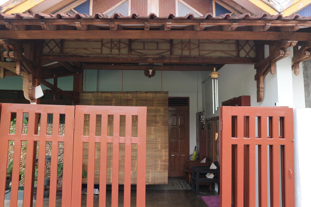 Kembar Guesthouse Jogjacarta Exterior foto